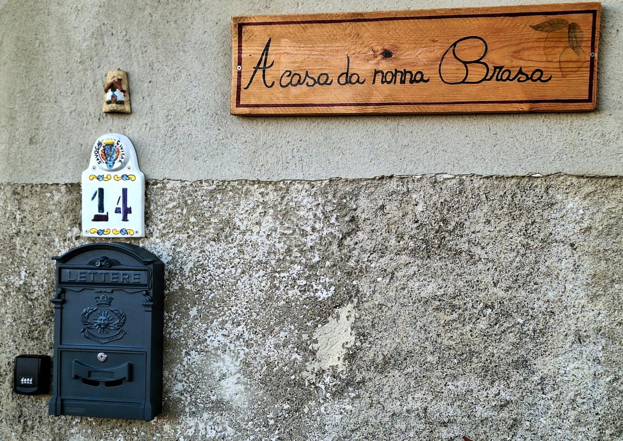 A Casa Da Nonna Brasa Holiday Home Savoca Bagian luar foto