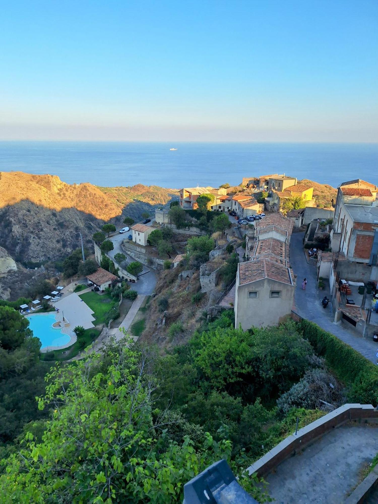 A Casa Da Nonna Brasa Holiday Home Savoca Bagian luar foto