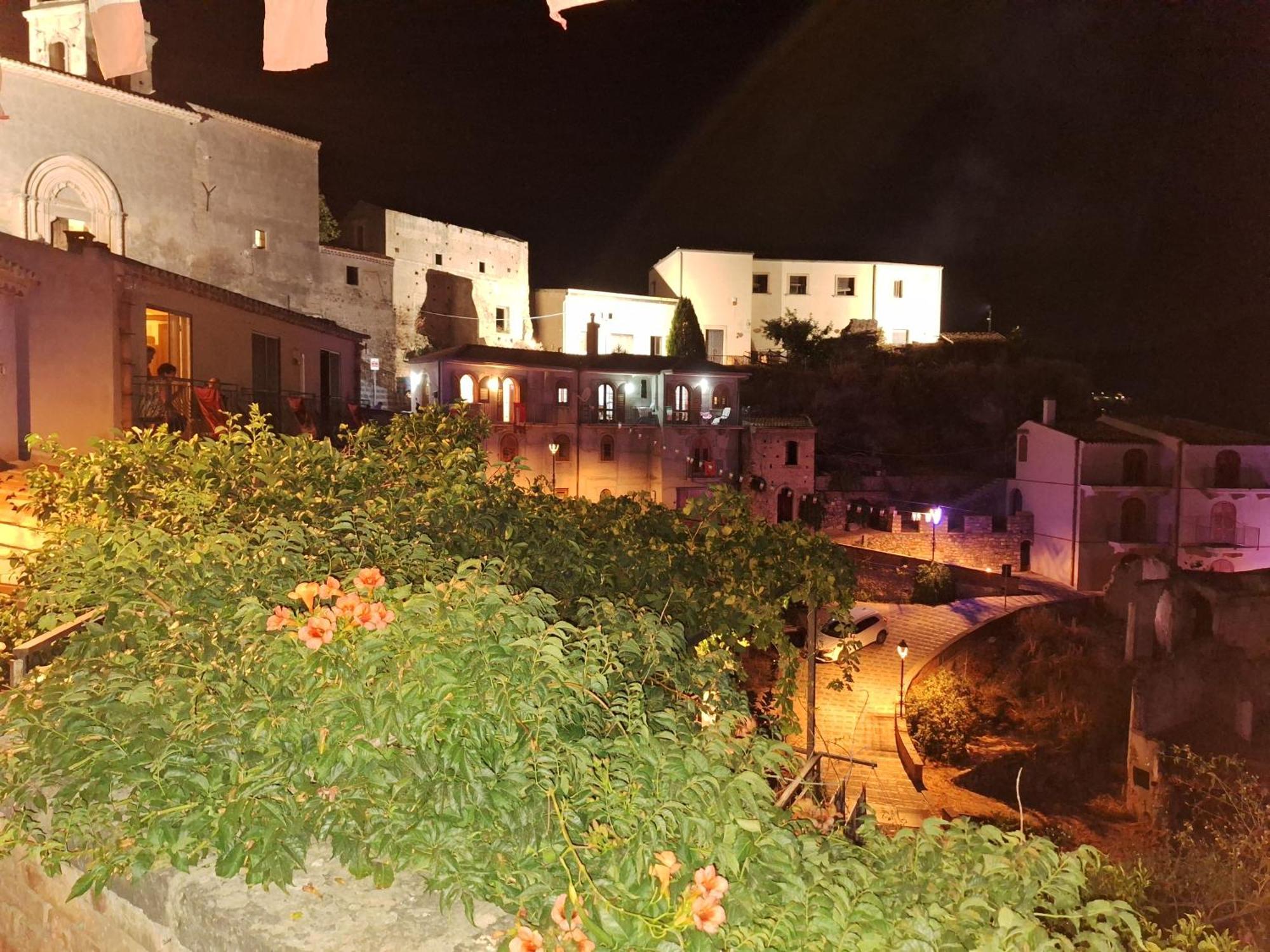 A Casa Da Nonna Brasa Holiday Home Savoca Bagian luar foto