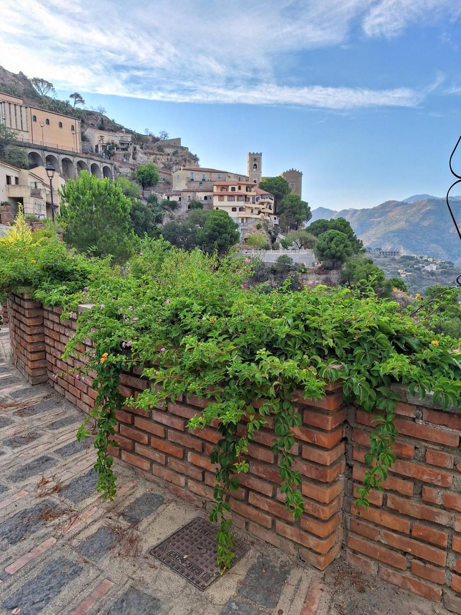 A Casa Da Nonna Brasa Holiday Home Savoca Bagian luar foto