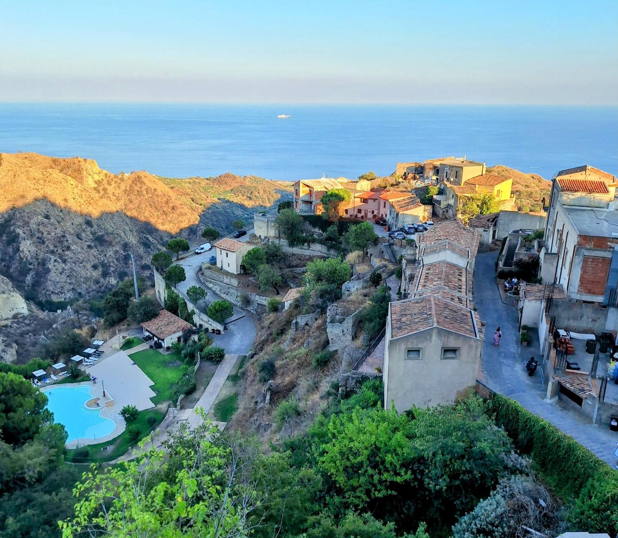 A Casa Da Nonna Brasa Holiday Home Savoca Bagian luar foto